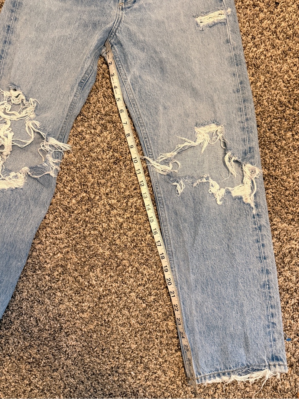 Agolde Distressed 90’s Jeans - Picture 4 of 7
